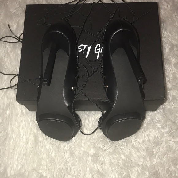 🔥Nasty gal string up sandals 🔥 - Picture 3 of 3